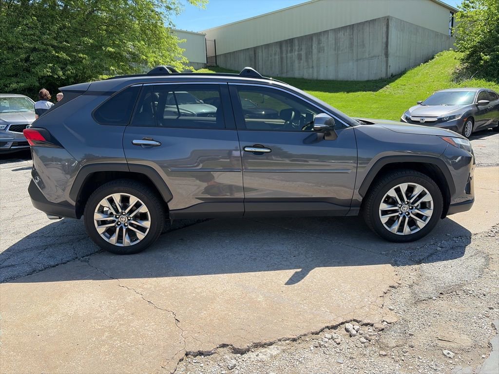 Used 2025 Toyota RAV4 Limited AWD/4WD image 4