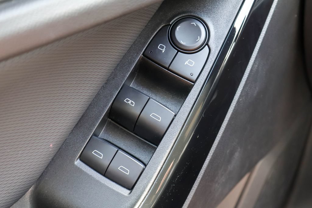 Used 2025 Chevrolet Equinox LT FWD image 18