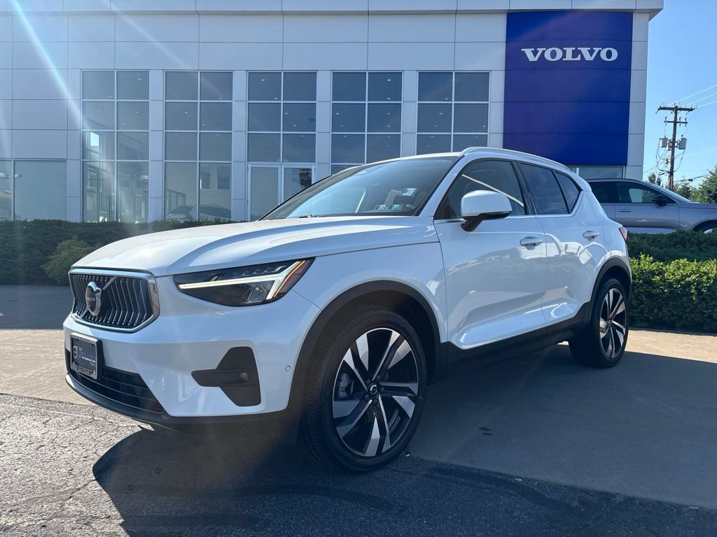 Certified 2024 Volvo XC40 B5 Plus w/ Protection Package Premier AWD/4WD image 42
