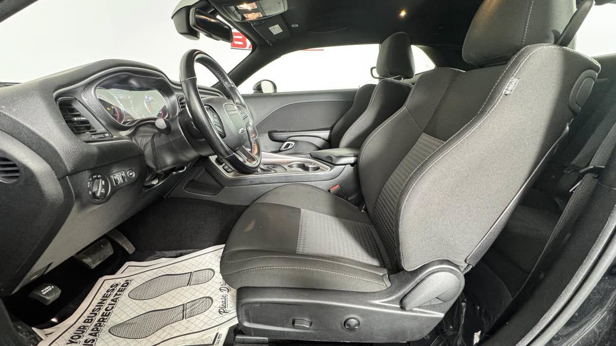 Used 2022 Dodge Challenger GT RWD image 12