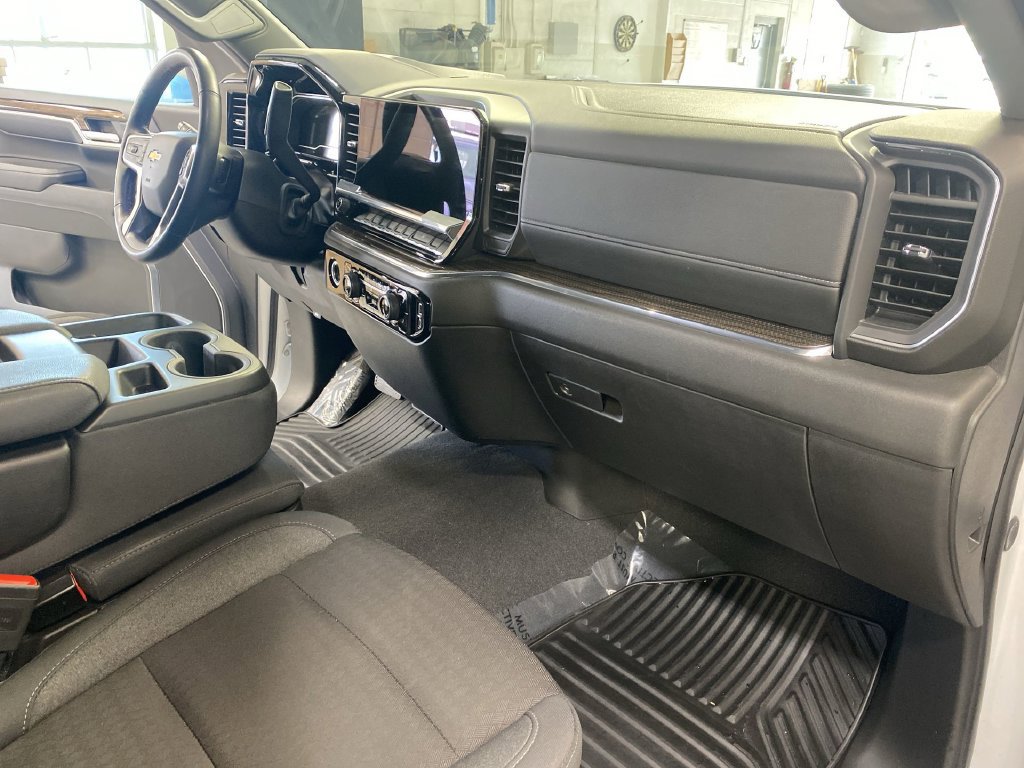Certified 2024 Chevrolet Silverado 1500 LT AWD/4WD image 37