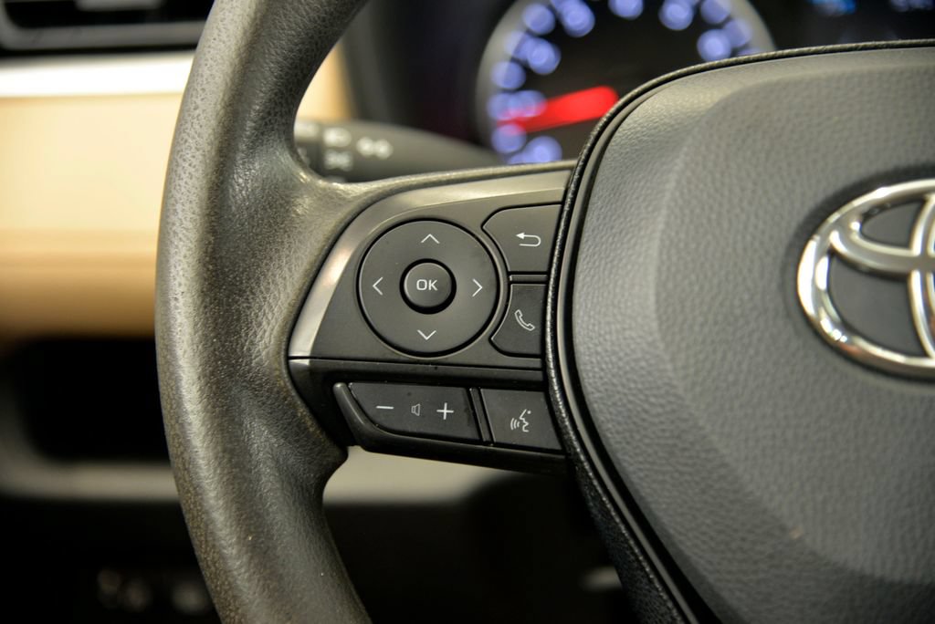 Used 2019 Toyota RAV4 LE FWD image 22