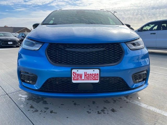 New 2026 Chrysler Pacifica Select w/ S Appearance Package image 9