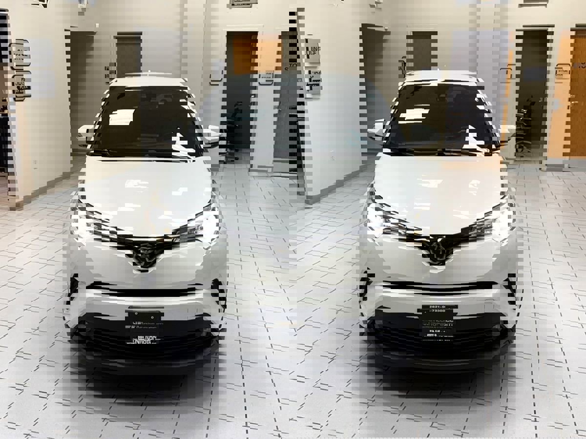 Used 2018 Toyota C-HR XLE image 48