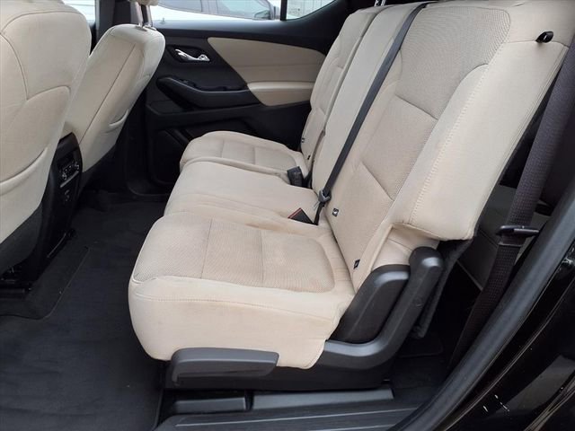 Used 2023 Chevrolet Traverse LS image 9