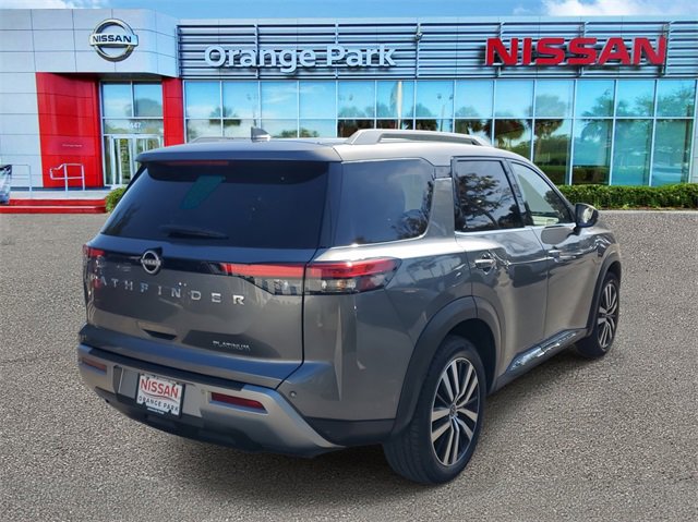 Used 2023 Nissan Pathfinder Platinum image 2