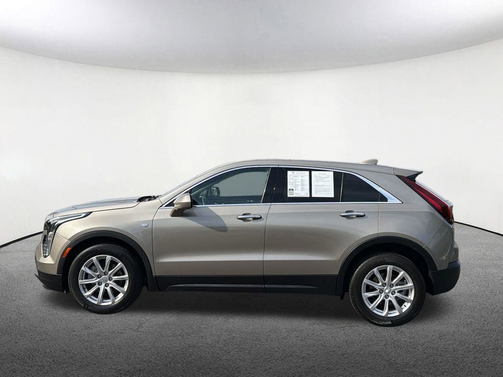 Certified 2022 Cadillac XT4 Luxury w/ Driver Awareness Package FWD image 15