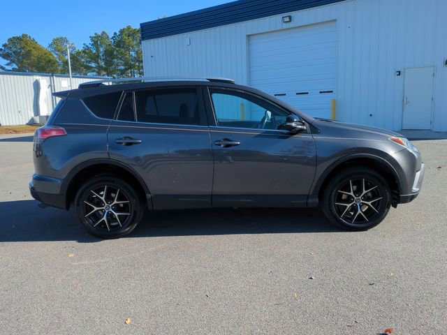 Used 2017 Toyota RAV4 SE image 2