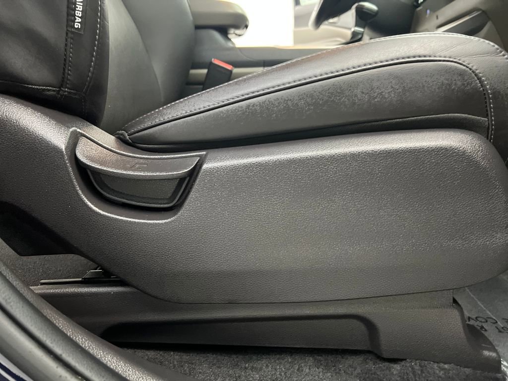 Used 2025 Kia Carnival image 27