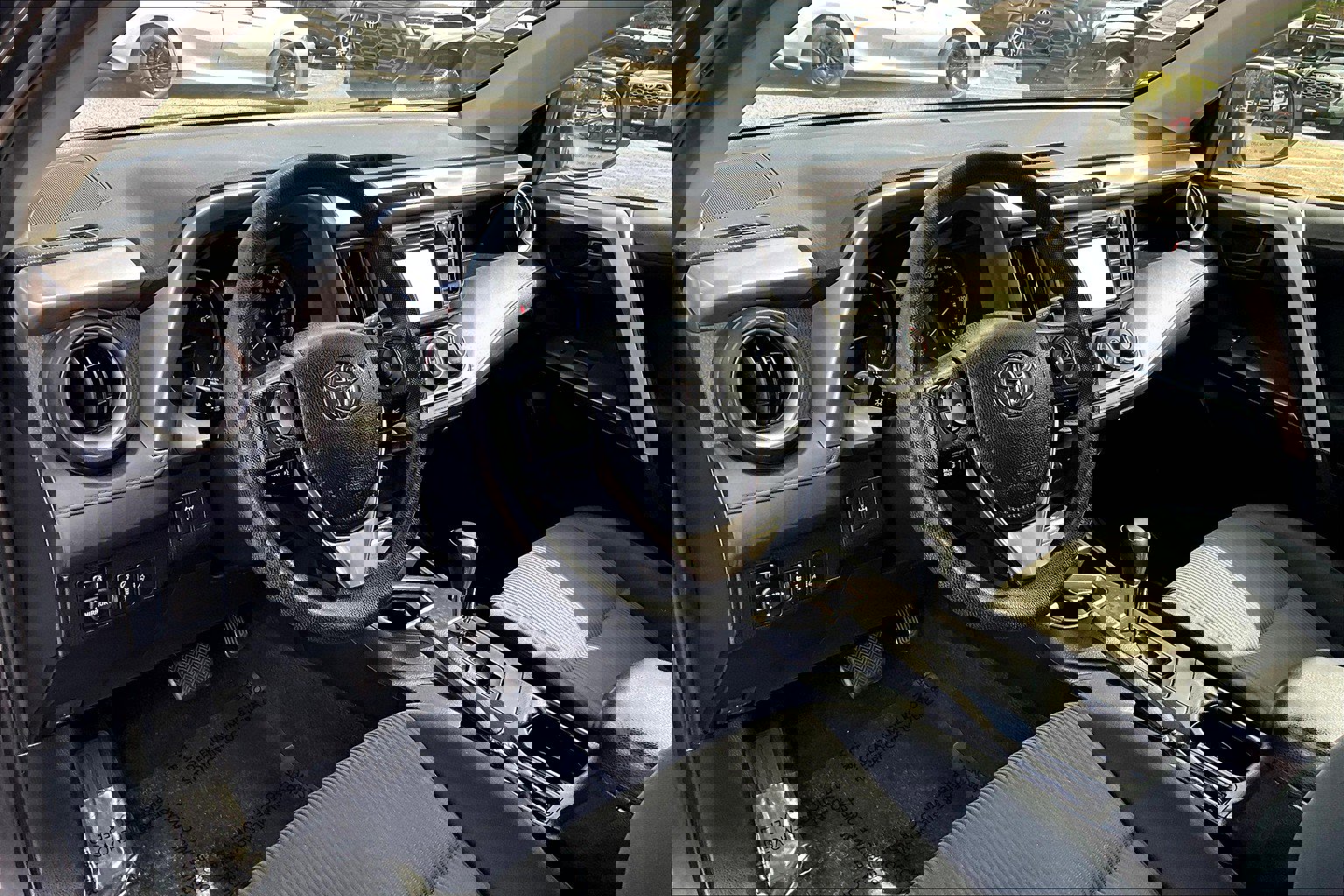 Used 2017 Toyota RAV4 LE w/ Carpet Mat Package AWD/4WD image 10