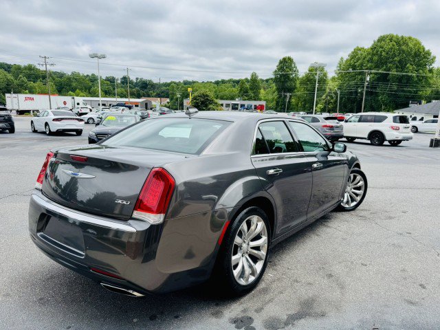 Used 2018 Chrysler 300 Limited w/ Safetytec Plus Group image 27