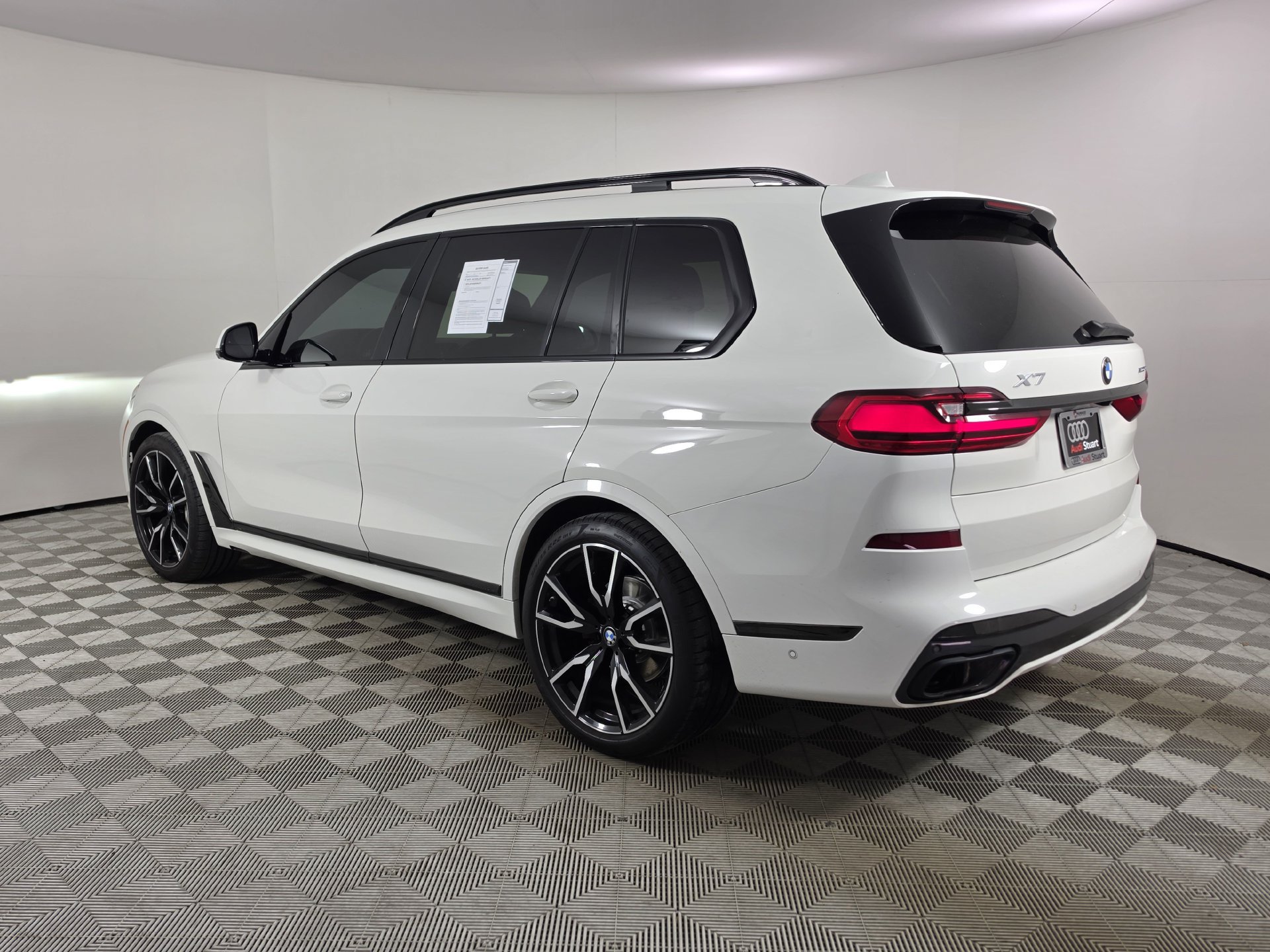 Used 2021 BMW X7 xDrive40i w/ M Sport Package AWD/4WD image 40