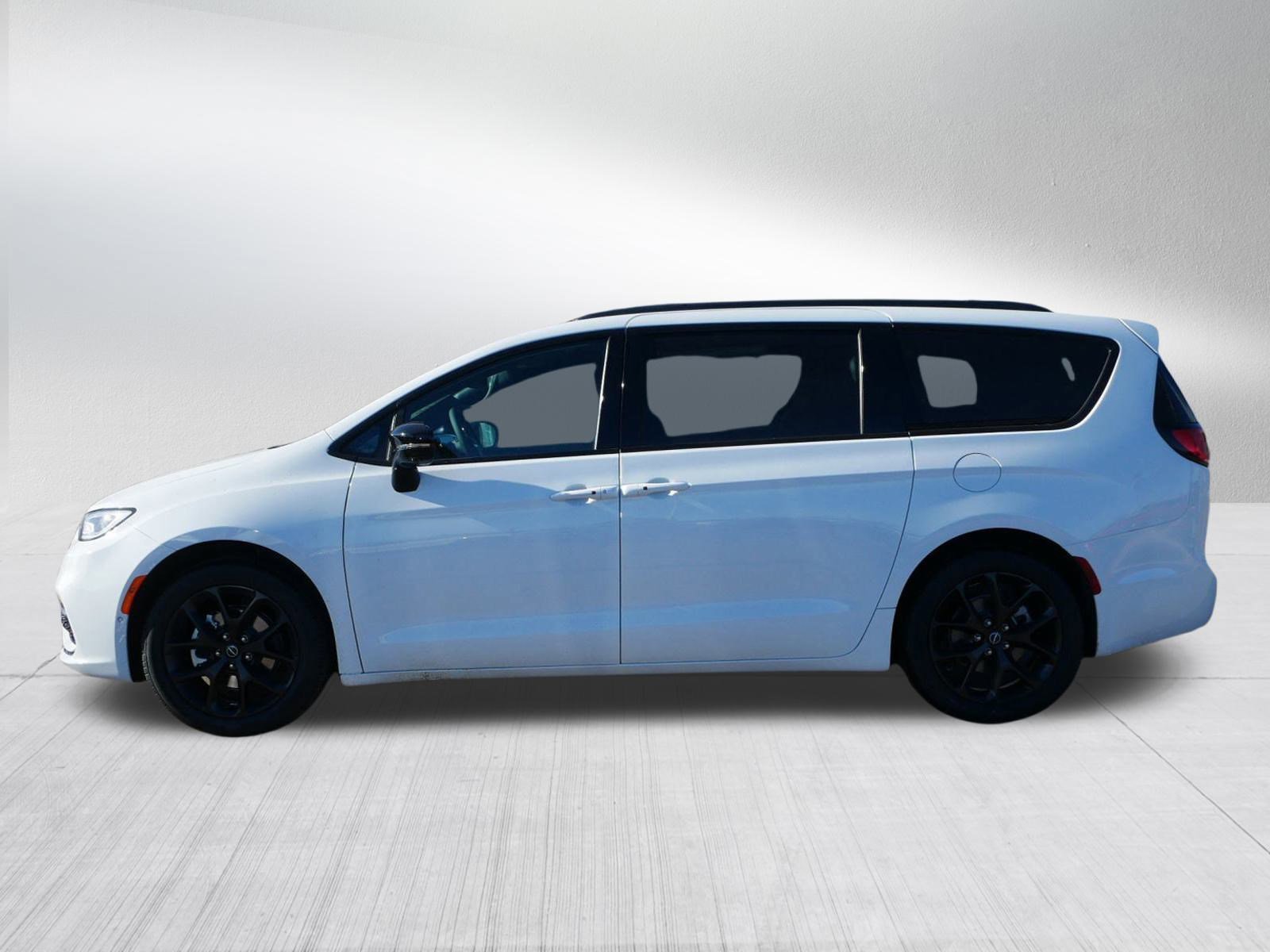New 2026 Chrysler Pacifica Select FWD image 4
