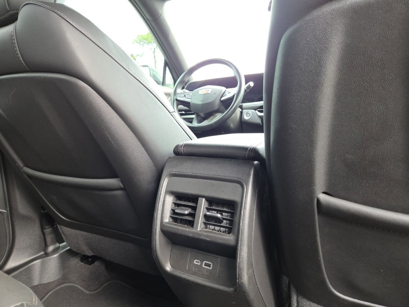 Used 2025 Cadillac XT4 Premium Luxury image 24