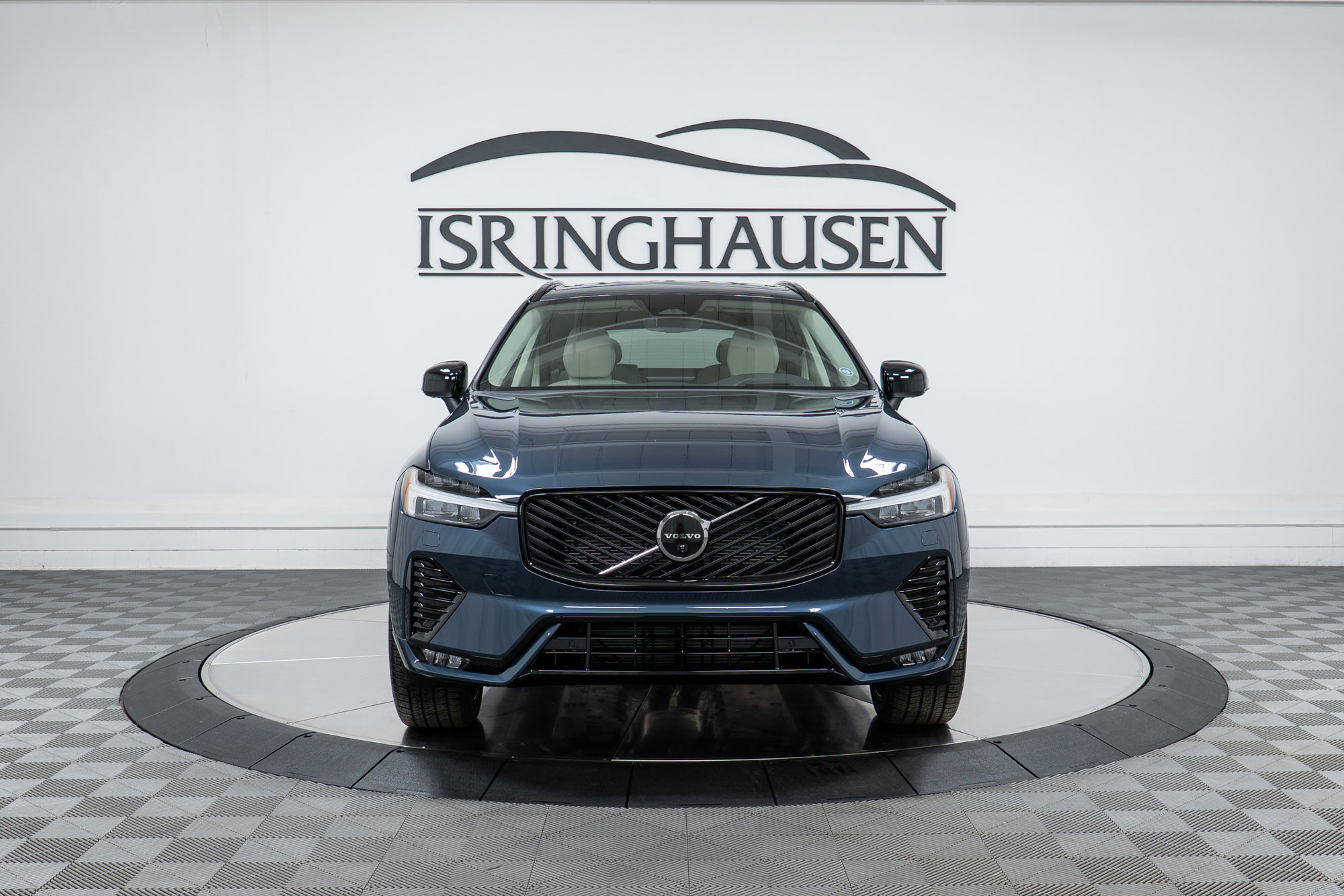 New 2026 Volvo XC60 B5 Ultra w/ Climate Package image 2