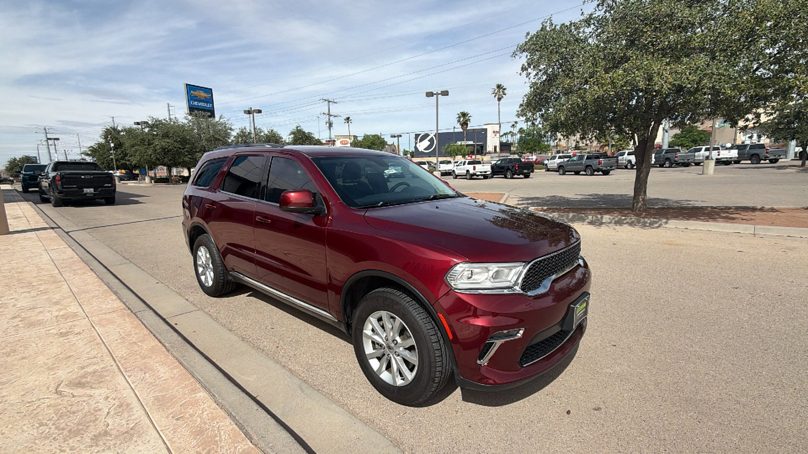Used 2021 Dodge Durango SXT AWD/4WD image 2