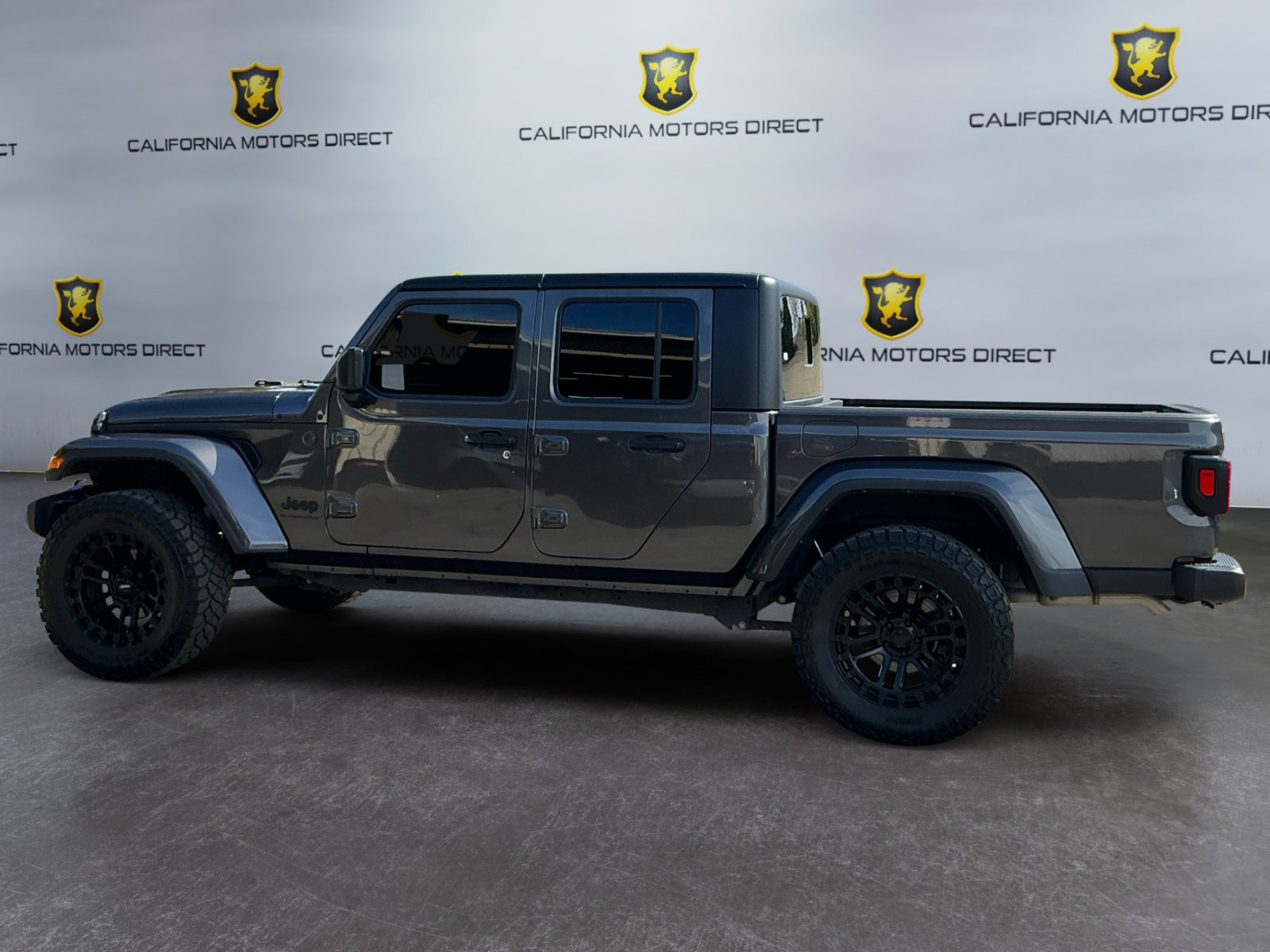 Used 2024 Jeep Gladiator Sport image 8