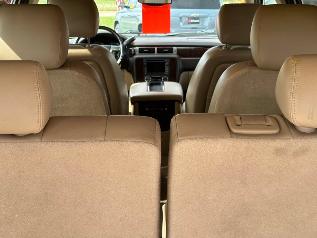 Used 2011 GMC Yukon XL Denali RWD image 9