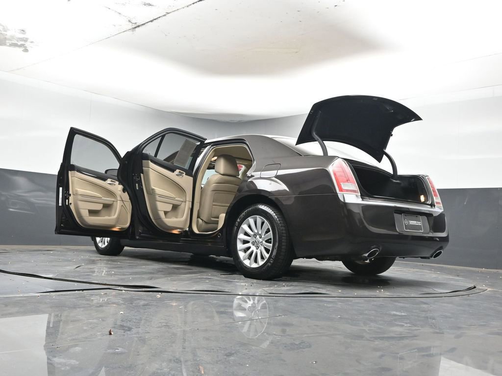 Used 2013 Chrysler 300 Base image 44