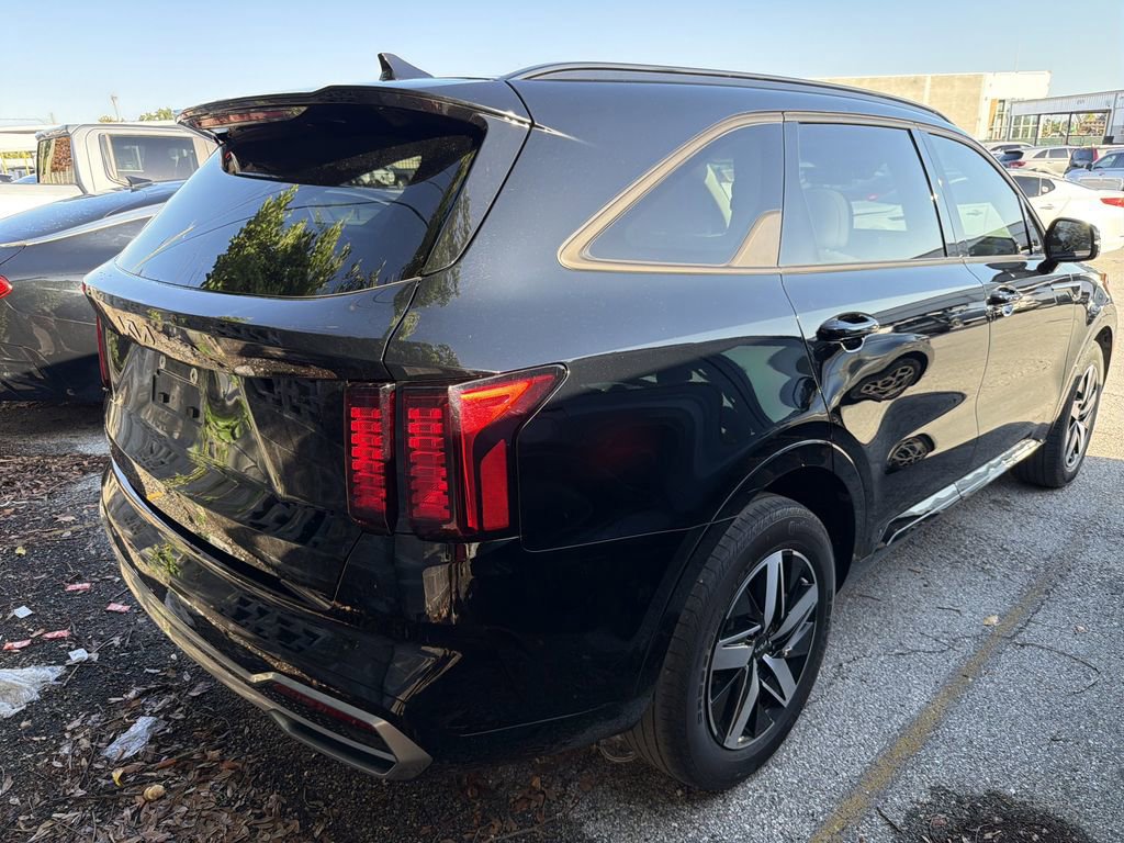 Certified 2023 Kia Sorento S FWD image 8