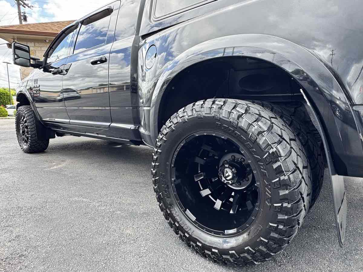 Used 2017 RAM 3500 Laramie Longhorn image 7