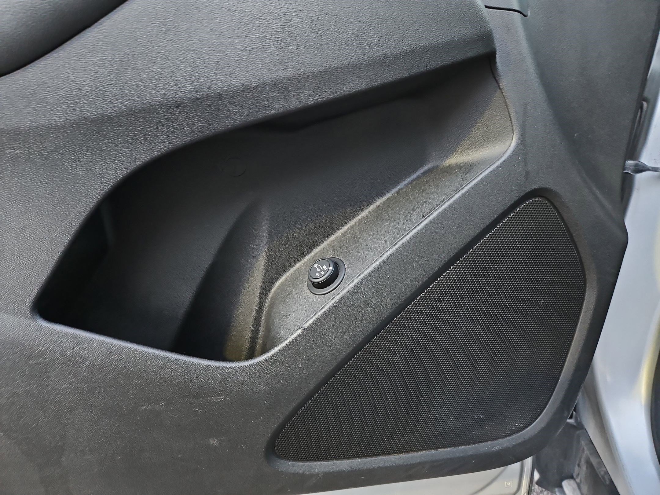 Used 2018 Chevrolet Equinox LT image 15