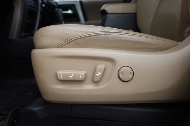 Used 2019 Toyota 4Runner Limited AWD/4WD image 23