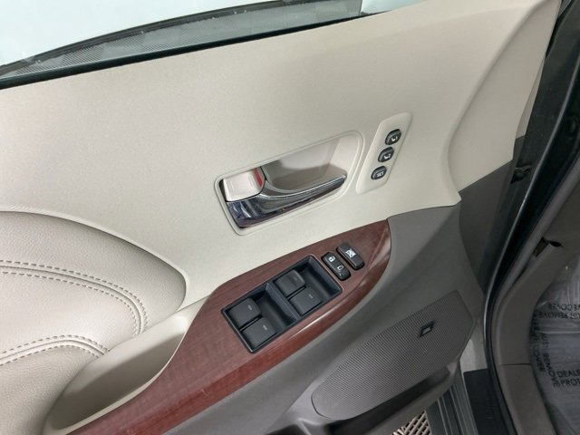 Used 2011 Toyota Sienna Limited image 13