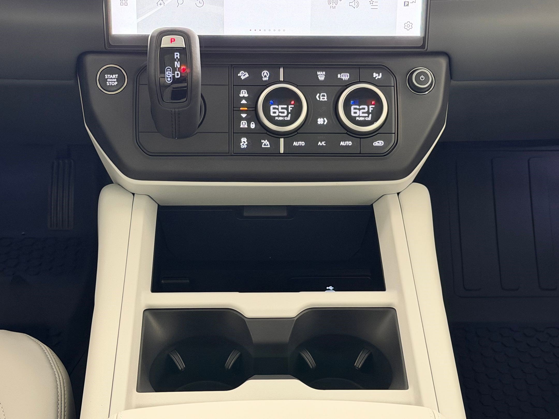 New 2026 Land Rover Defender 110 X-Dynamic SE image 23