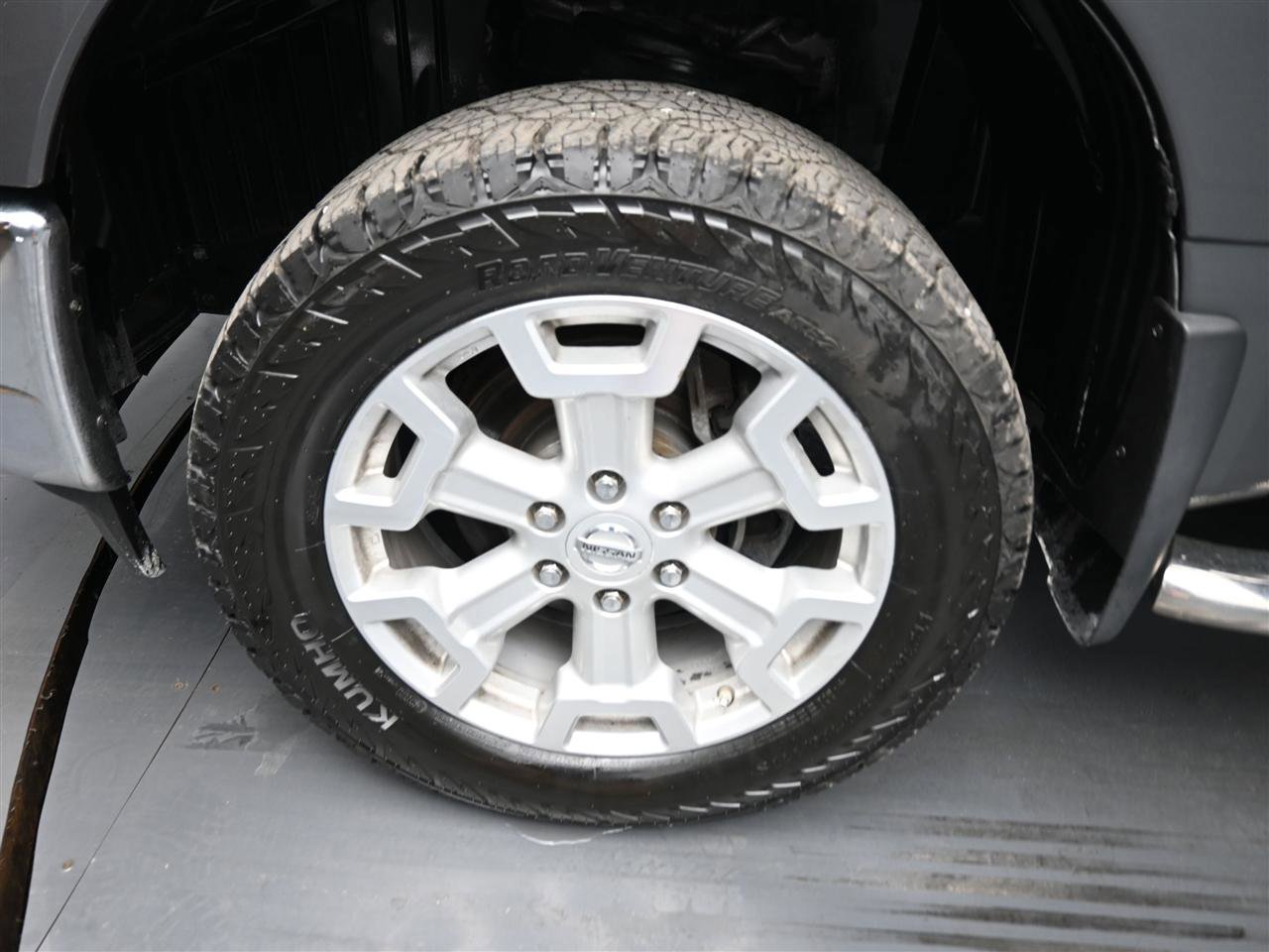 Used 2016 Nissan Titan SV RWD image 17