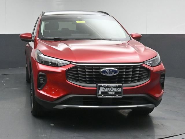 Used 2025 Ford Escape SE image 2