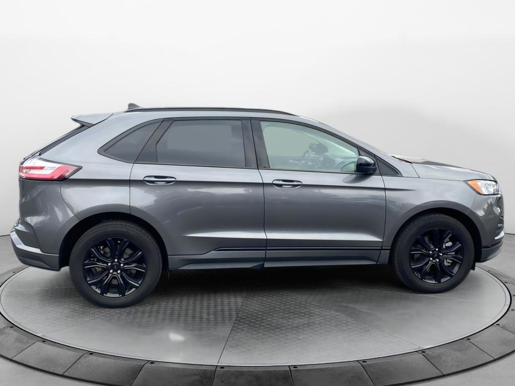 Certified 2022 Ford Edge SE w/ Black Appearance Package image 7