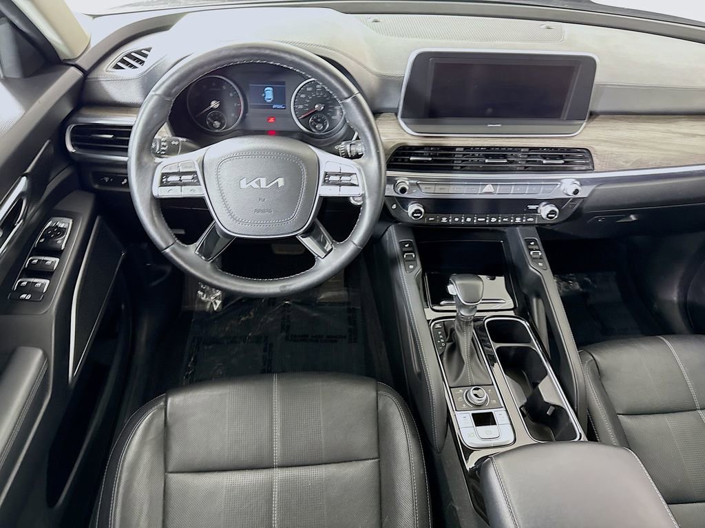 Used 2022 Kia Telluride EX w/ EX Premium Package image 3