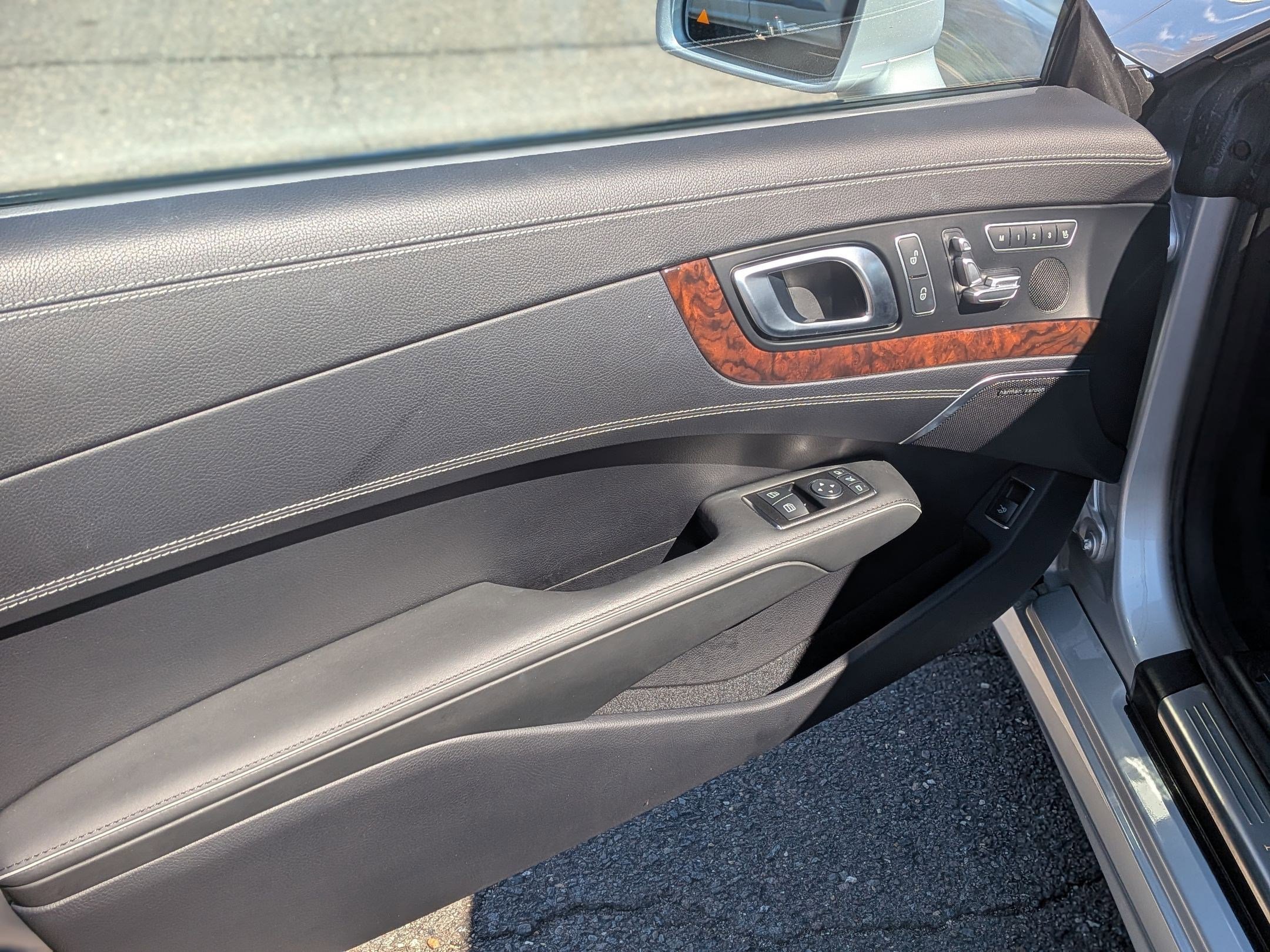 Used 2013 Mercedes-Benz SL 550 image 12