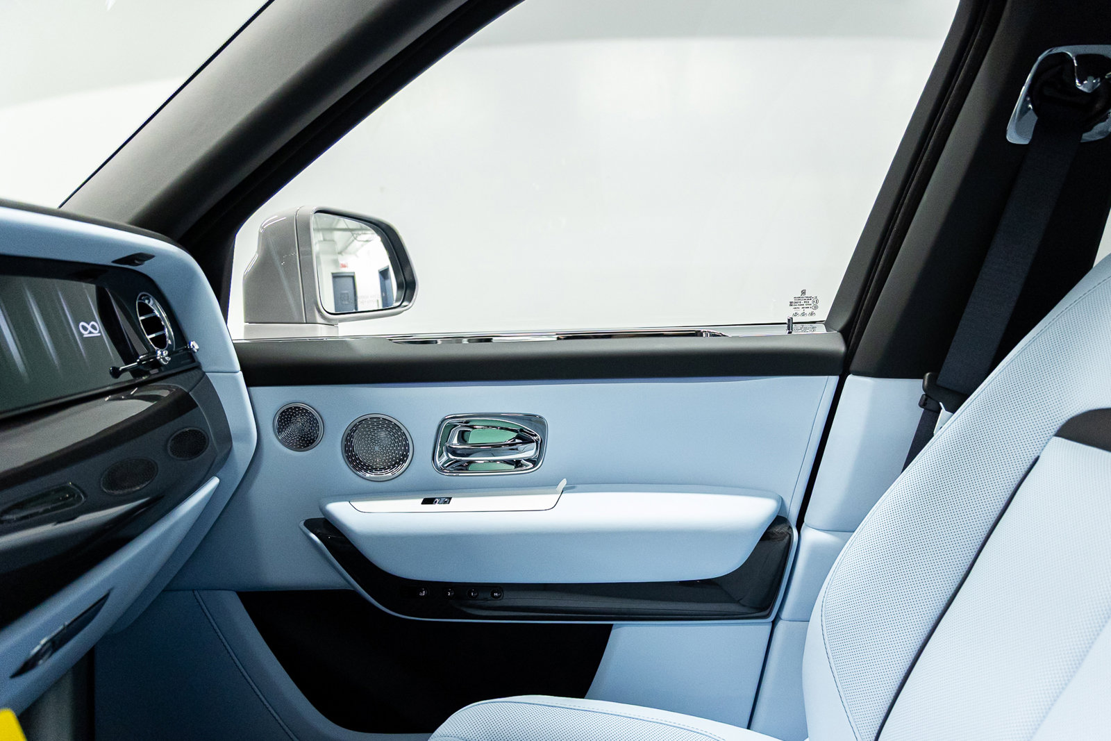 New 2026 Rolls-Royce Cullinan Black Badge image 48