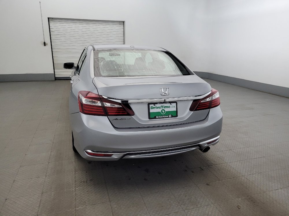 Used 2017 Honda Accord EX image 6