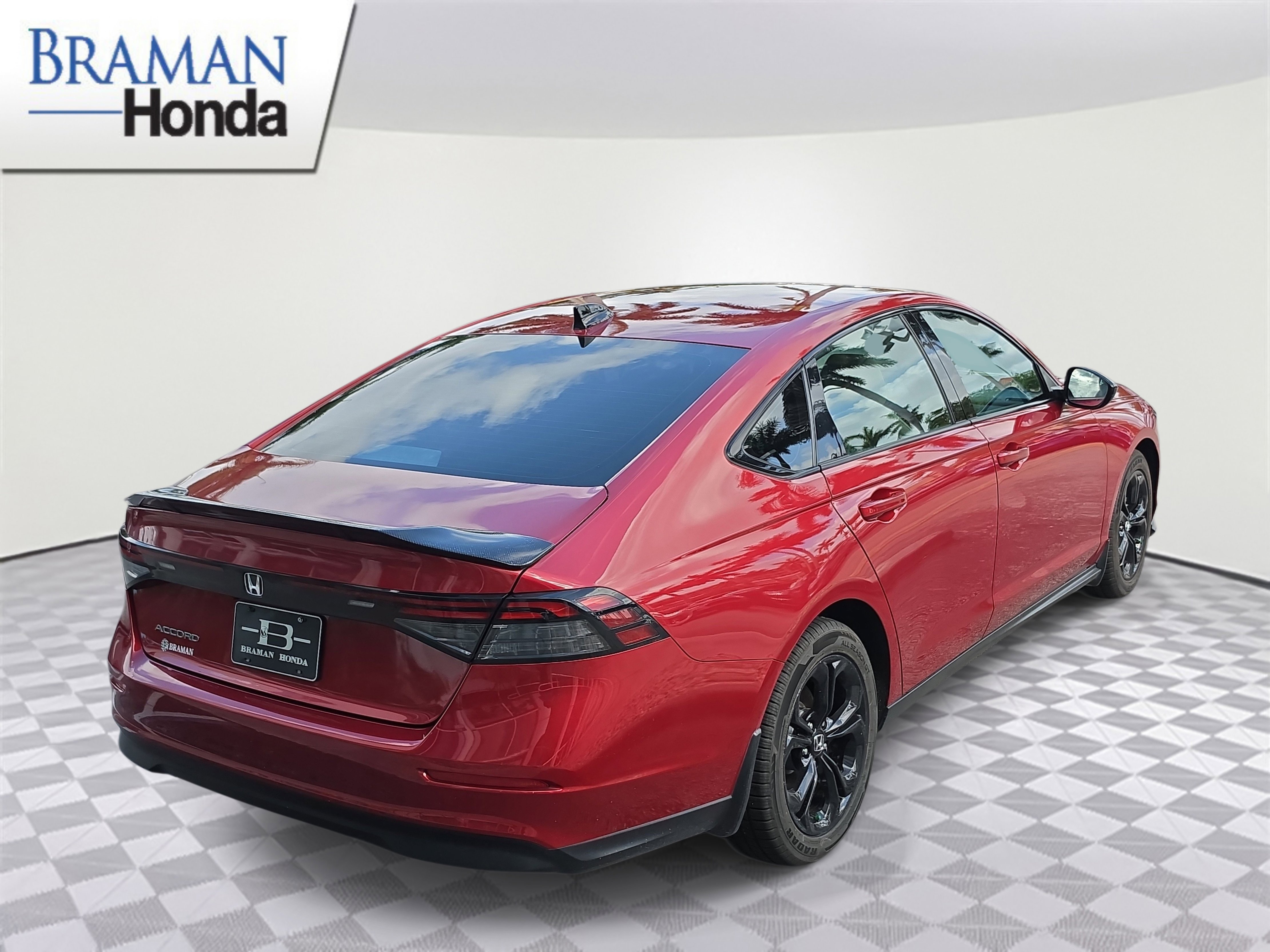 Certified 2025 Honda Accord SE image 3