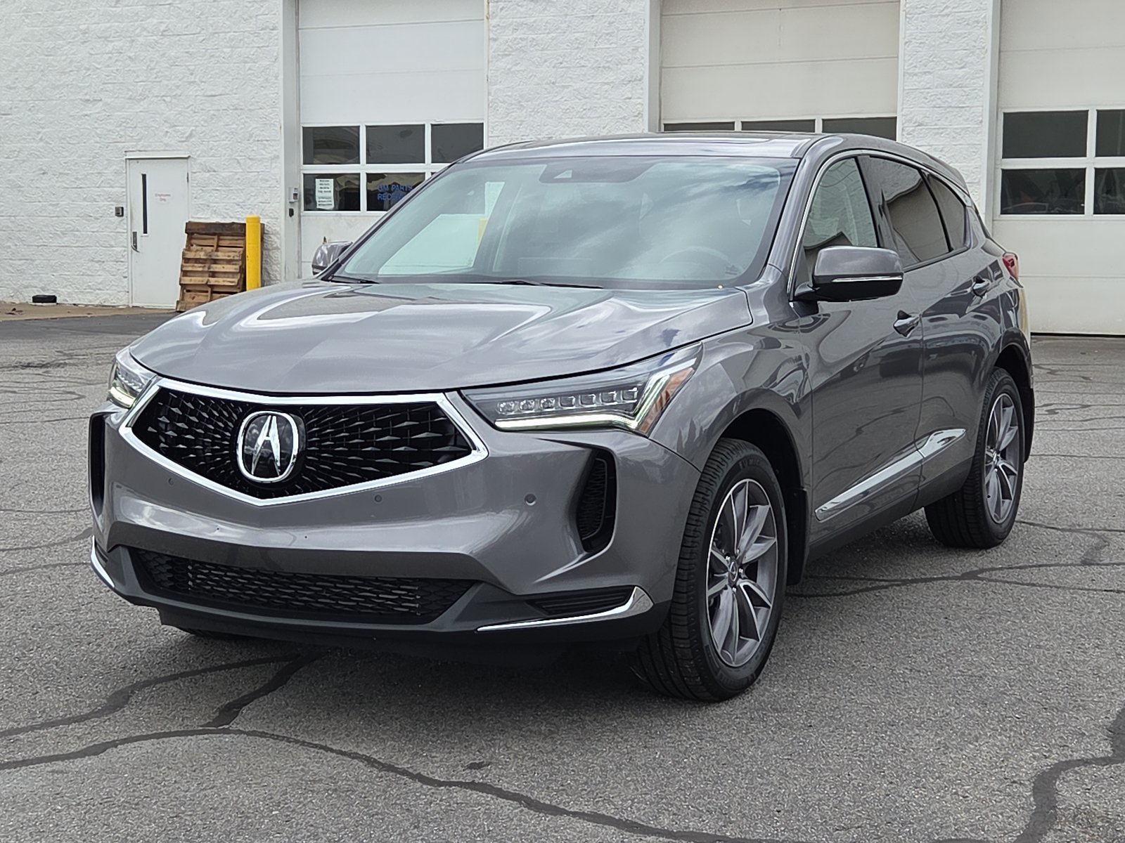 Used 2023 Acura RDX w/ Technology Package FWD image 3