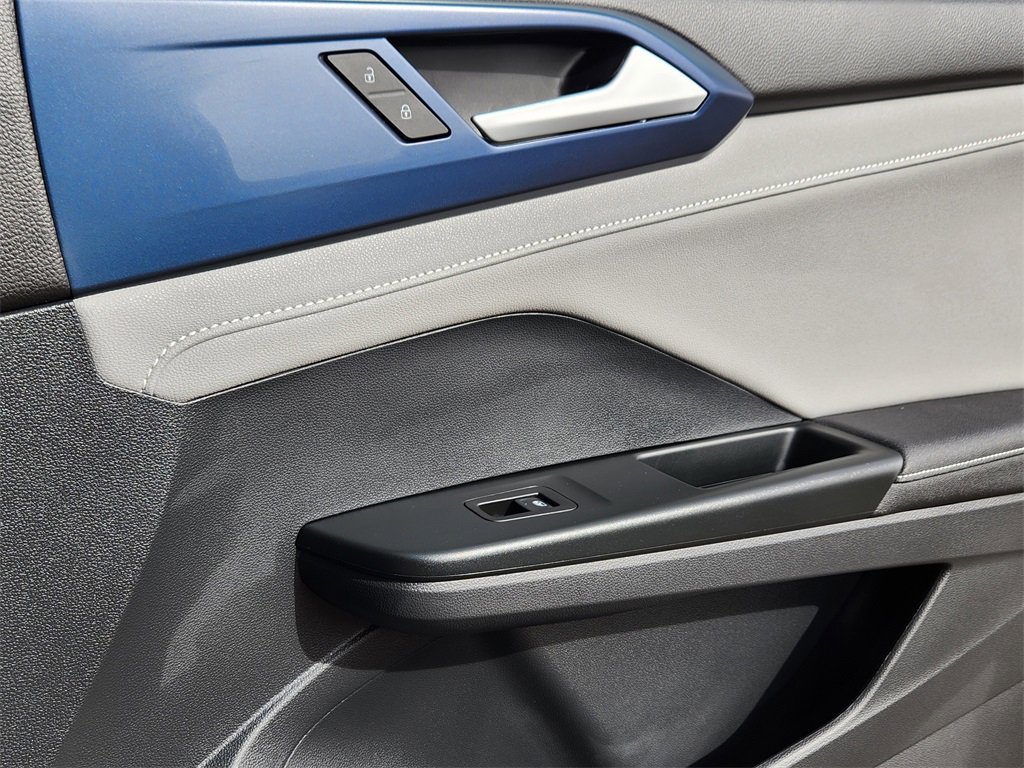 Used 2024 Volkswagen Taos SE image 19