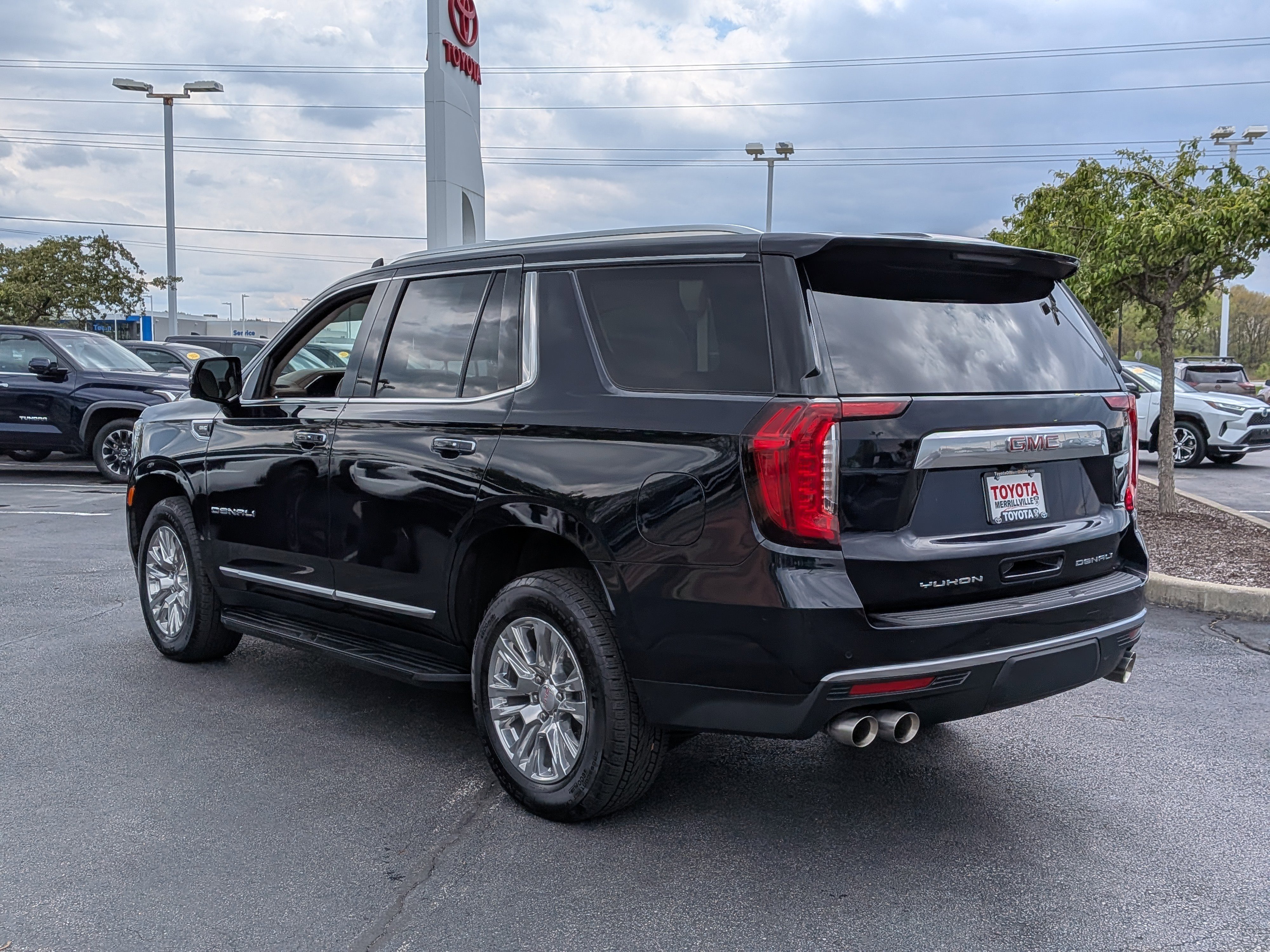Used 2023 GMC Yukon Denali AWD/4WD image 6
