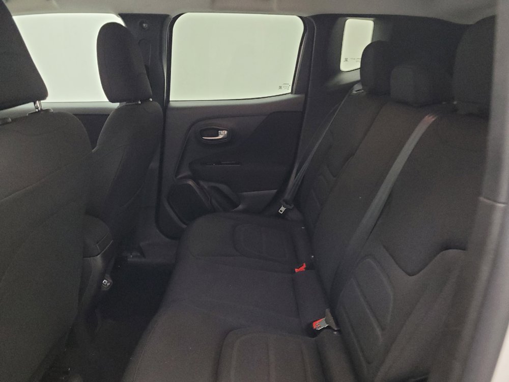 Used 2020 Jeep Renegade Latitude w/ Cold Weather Group AWD/4WD image 18