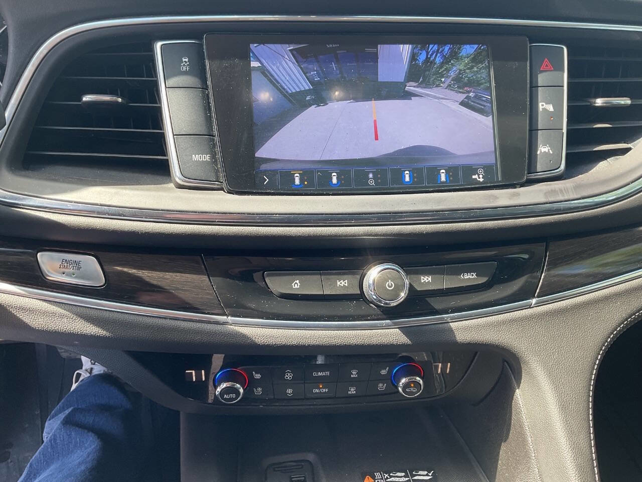 Used 2021 Buick Enclave Avenir w/ Avenir Technology Package FWD image 21