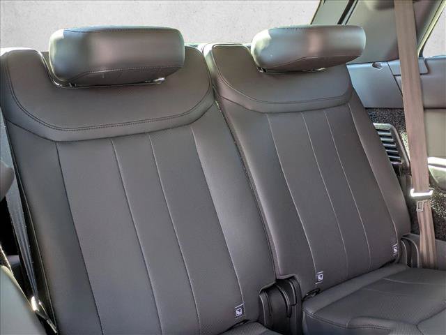 Certified 2025 Land Rover Range Rover Long Wheelbase SE AWD/4WD image 21