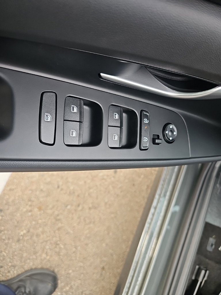 New 2026 Hyundai Elantra SE FWD image 12
