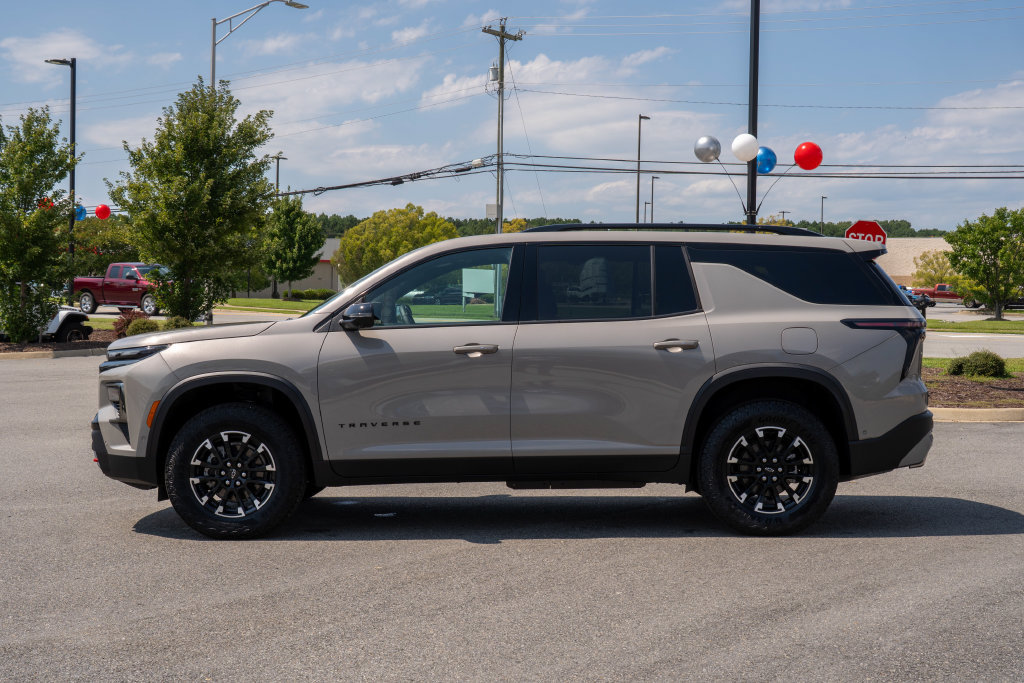 New 2026 Chevrolet Traverse Z71 w/ Enhanced Driving Package AWD/4WD image 4
