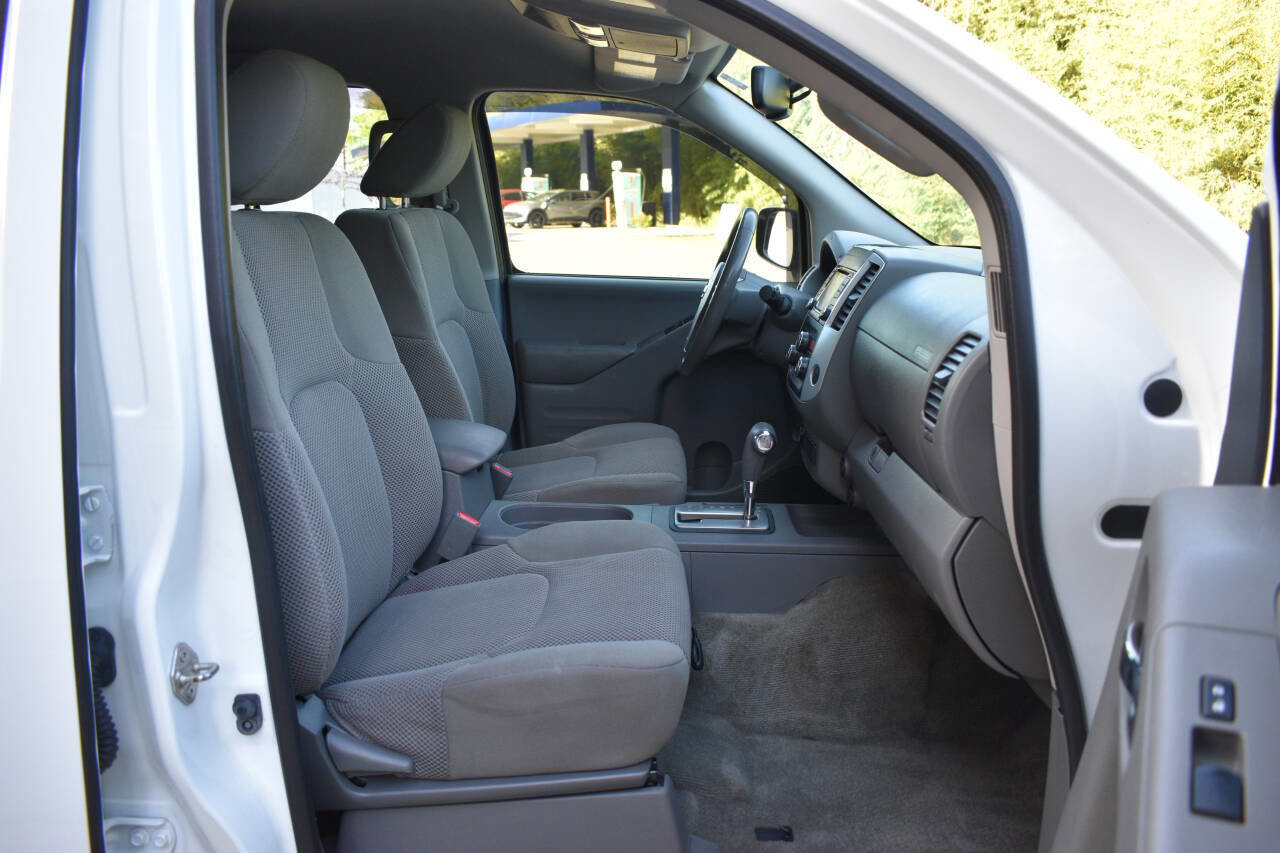 Used 2018 Nissan Frontier SV w/ Value Truck Package AWD/4WD image 9
