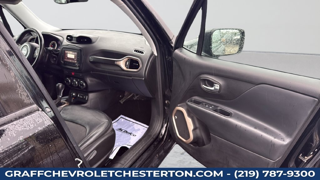 Used 2017 Jeep Renegade Trailhawk AWD/4WD image 22