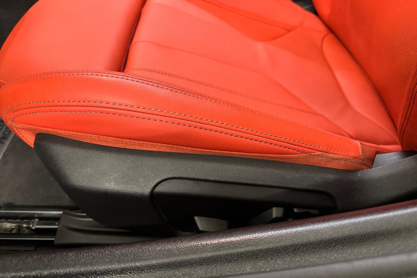 Used 2024 BMW Z4 M40i w/ Shadowloine Package image 14