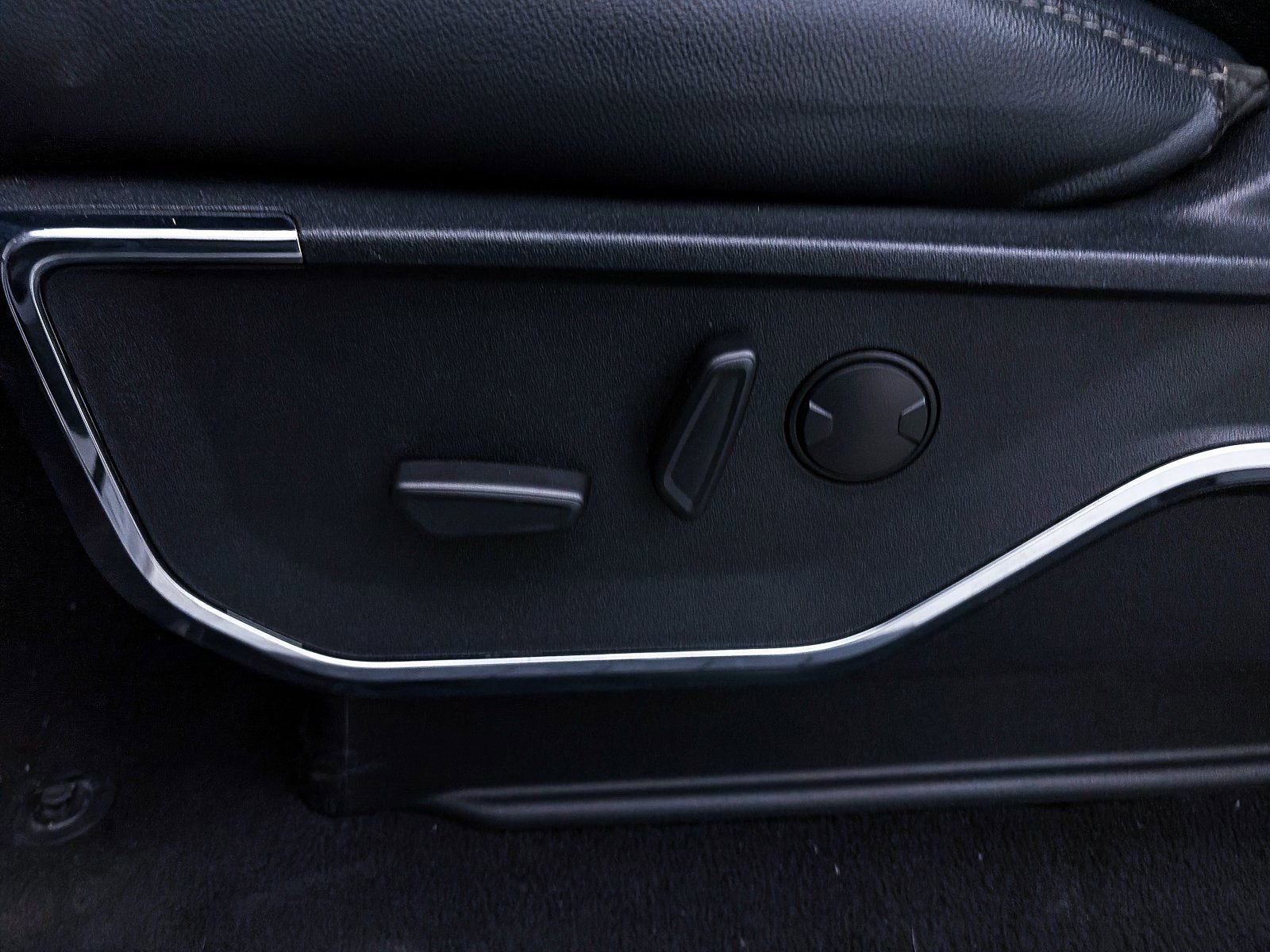 Used 2023 Ford F250 Lariat w/ Lariat Ultimate Package AWD/4WD image 37