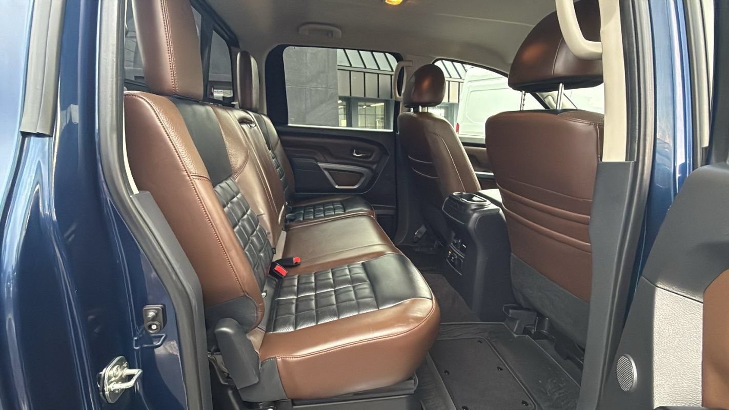 Used 2018 Nissan Titan Platinum Reserve AWD/4WD image 17